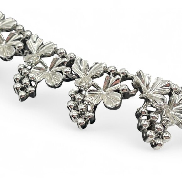 Vintage CORO Grapevine Silver Tone Necklace Grape Links Wine Lover Vinyard - Picture 2 of 8